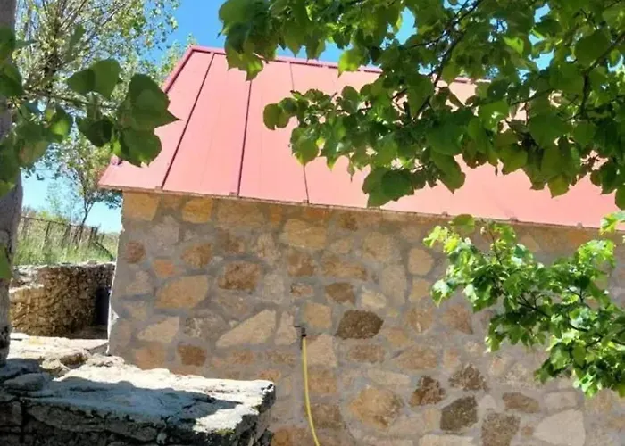 Casa de Férias Comfortable House In With Garden Cortes do Meio