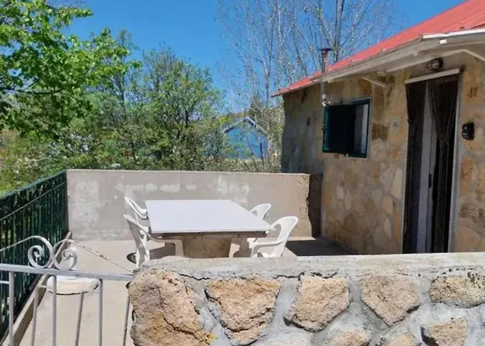 Comfortable House In With Garden * Cortes do Meio