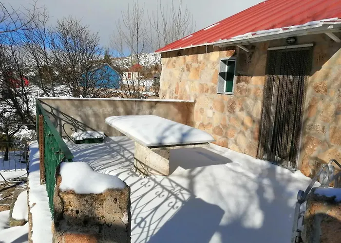 Casa de Férias Comfortable House In With Garden Cortes do Meio