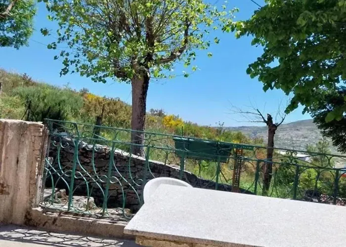 Comfortable House In With Garden Casa de Férias