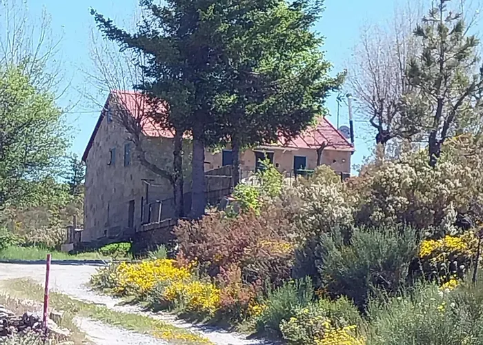 Casa de Férias Comfortable House In With Garden *