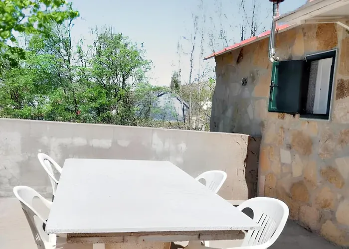 Casa de Férias Comfortable House In With Garden Cortes do Meio